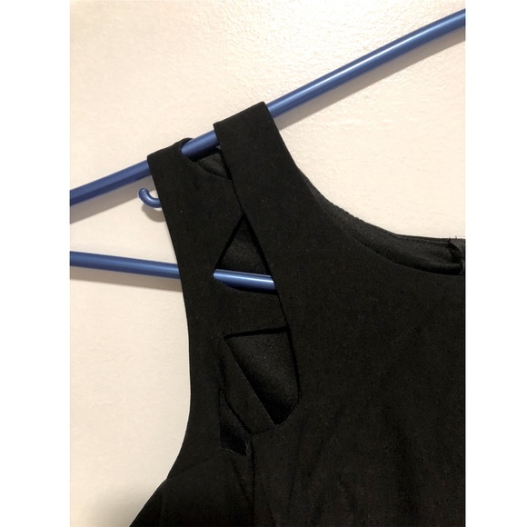 Little Black Dress with cut out details - Picture 2 of 5